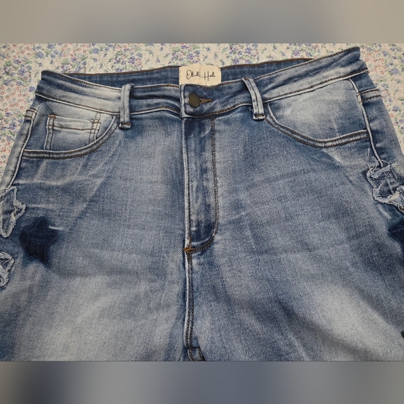 NWT Oli & Hali Star Patch Studded Jeans - Size XL - Price Firm - Picture 7 of 13